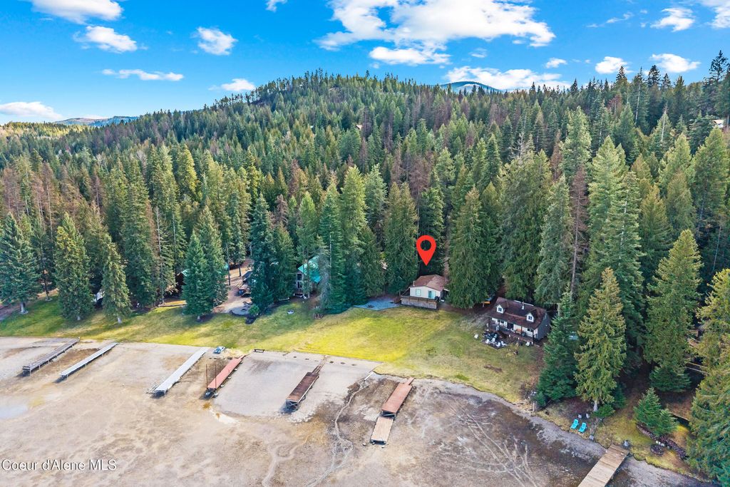 Photo of 7 Lakeview Blvd, Priest River, ID 83856 (MLS # 26-2845)