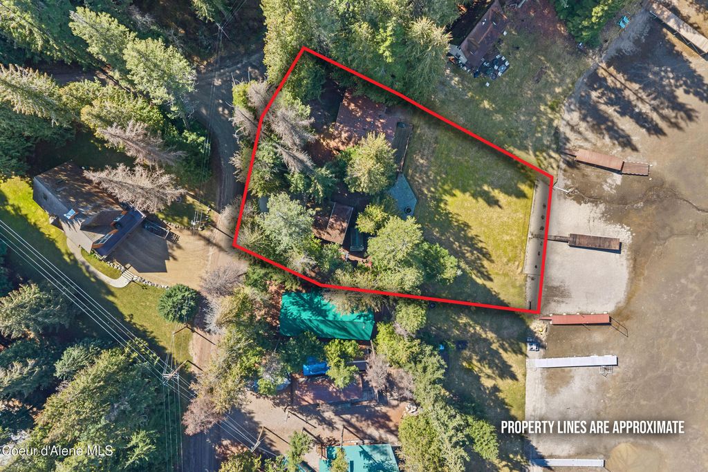 Photo of 7 Lakeview Blvd, Priest River, ID 83856 (MLS # 26-2845)