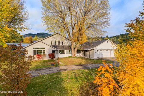 Photo of 10 Lewiston, Pinehurst, ID 83850 (MLS # 25-10692)