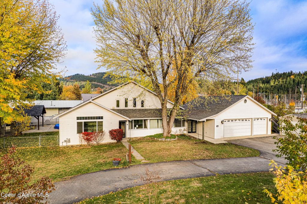 Photo of 10 Lewiston, Pinehurst, ID 83850 (MLS # 25-10692)