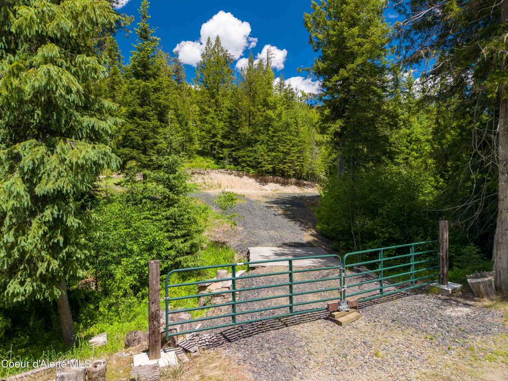 Photo of 1314 Finn Creek Creek, Fernwood, ID 83830 (MLS # 26-6140)