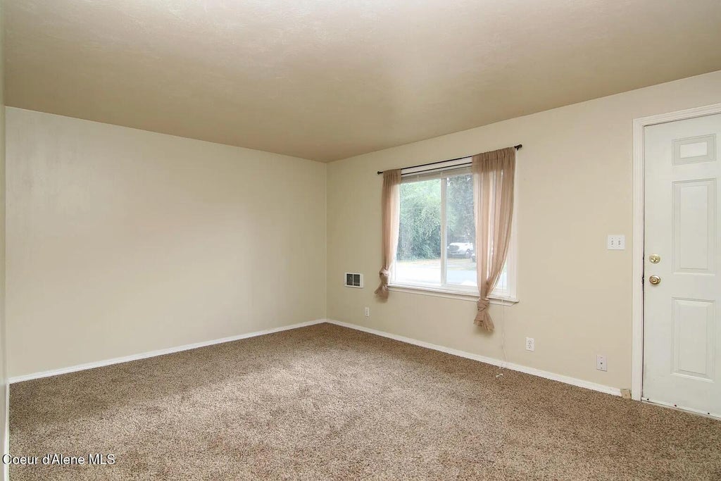 Photo of 904 Felts RD, Spokane Valley, WA 99206 (MLS # 26-9376)