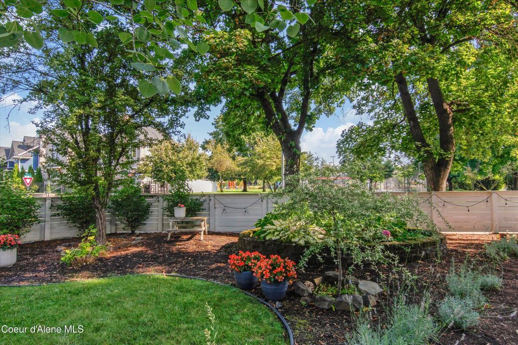 Photo of 419 Park Dr, Coeur dAlene, ID 83814 (MLS # 25-3865)