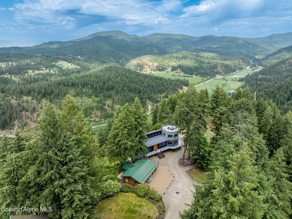 Photo of 23 LIGHTNING SPUR Spur, Coeur dAlene, ID 83814 (MLS # 25-5572)