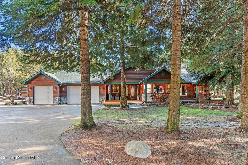 Photo of 1985 Jesse Ct, Rathdrum, ID 83858 (MLS # 26-1324)