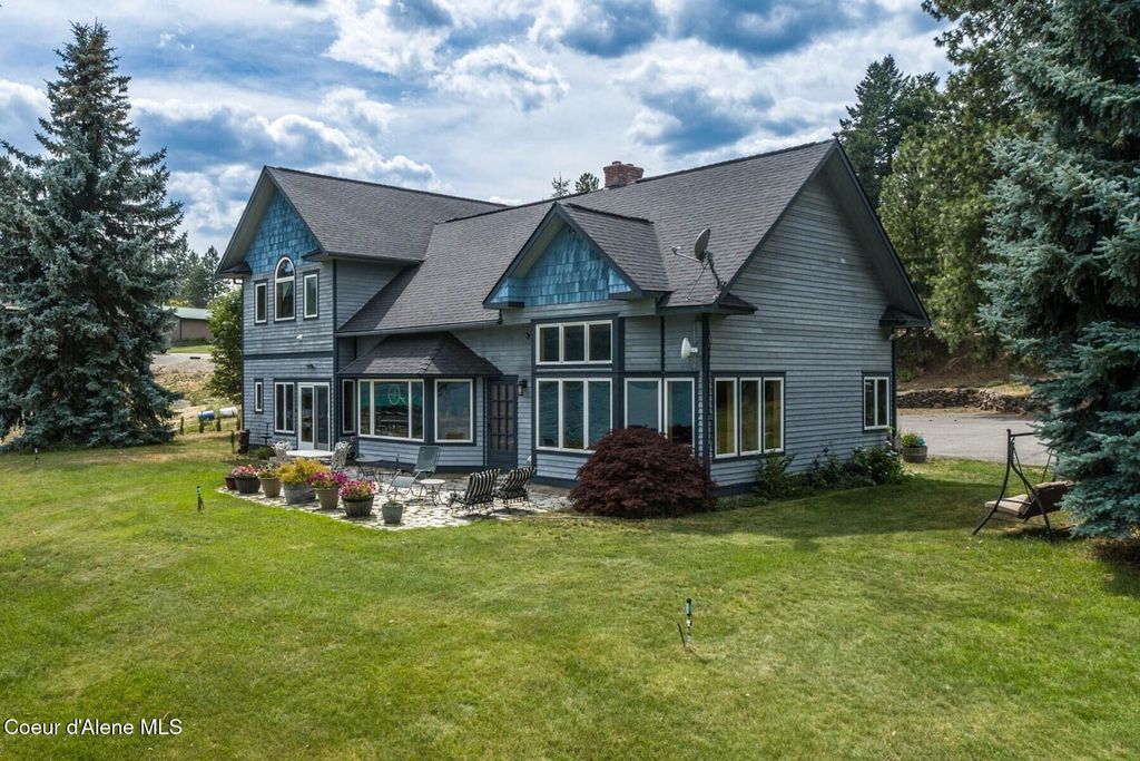 Photo of 329 Campbell Point Point, Laclede, ID 83841 (MLS # 25-7788)