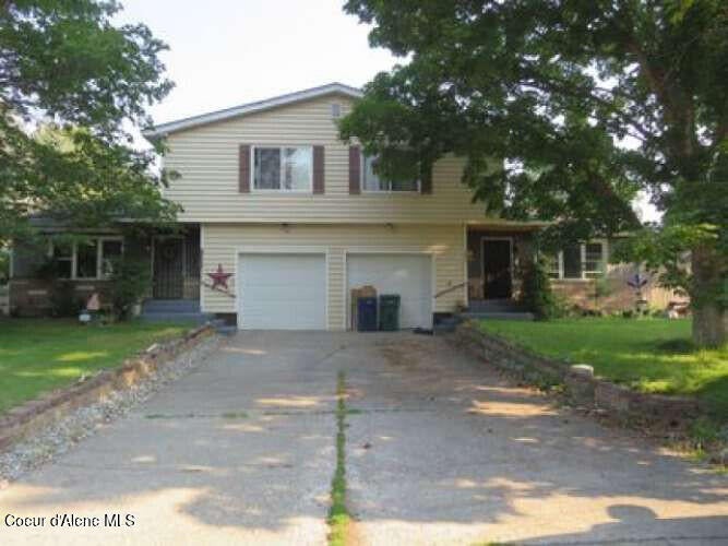 Photo of 1717 Davis AVE, Coeur dAlene, ID 83815 (MLS # 26-9288)