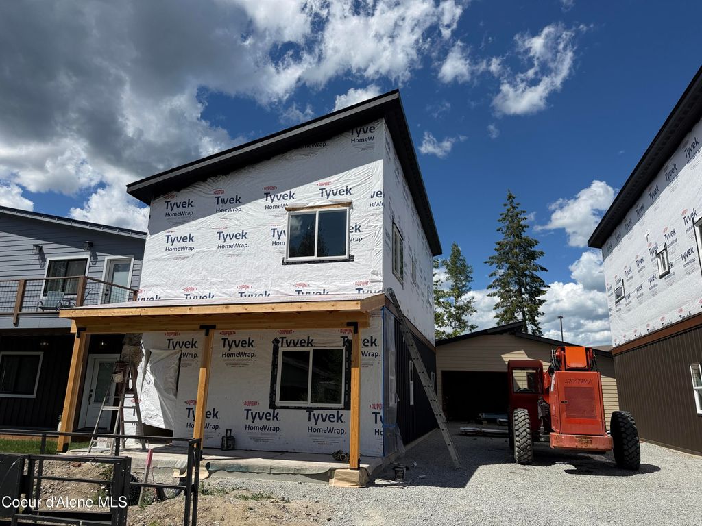 Photo of 140 Carnelian AVE, Ponderay, ID 83852 (MLS # 26-6996)
