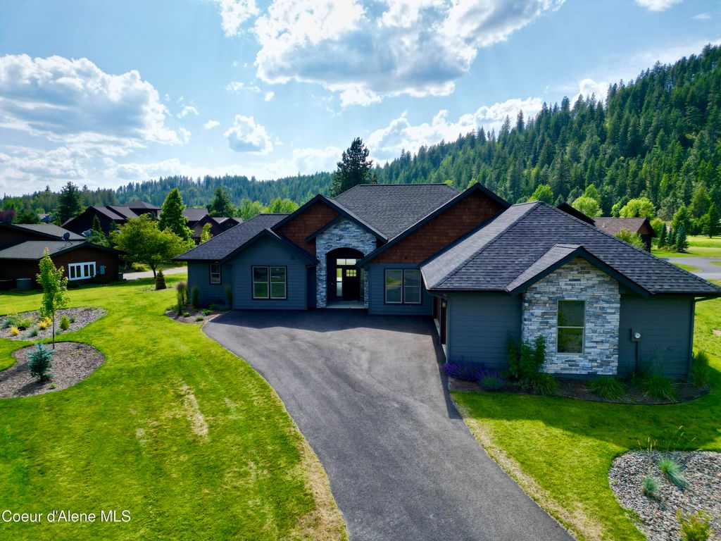Photo of 86 Marie Victoria Ct, Sandpoint, ID 83864 (MLS # 25-9696)