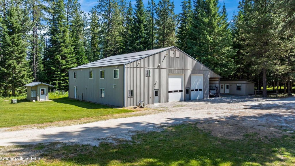 Photo of 4719 Selle Rd, Sandpoint, ID 83864 (MLS # 26-2085)