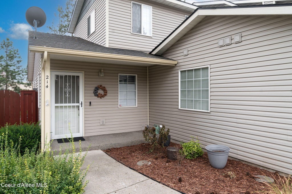 Photo of 214 Knotty Pine Pine, Coeur dAlene, ID 83815 (MLS # 26-8616)