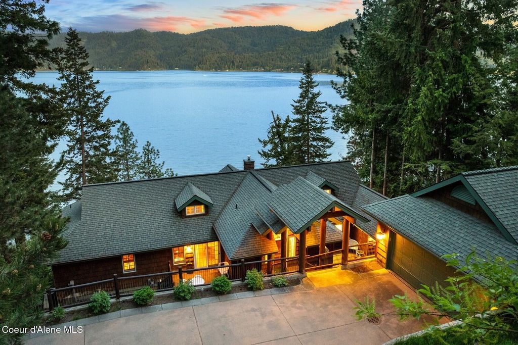 Photo of 11004 Rock Cliff Cliff, Hayden, ID 83835 (MLS # 26-4926)