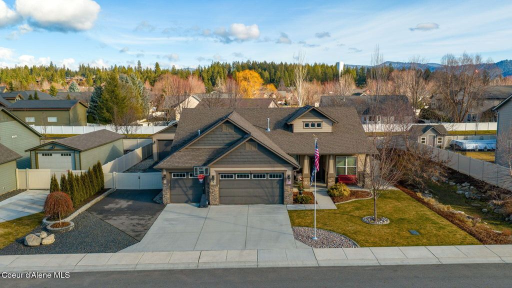 Photo of 11418 Emerald Dr, Hayden, ID 83835 (MLS # 26-1475)