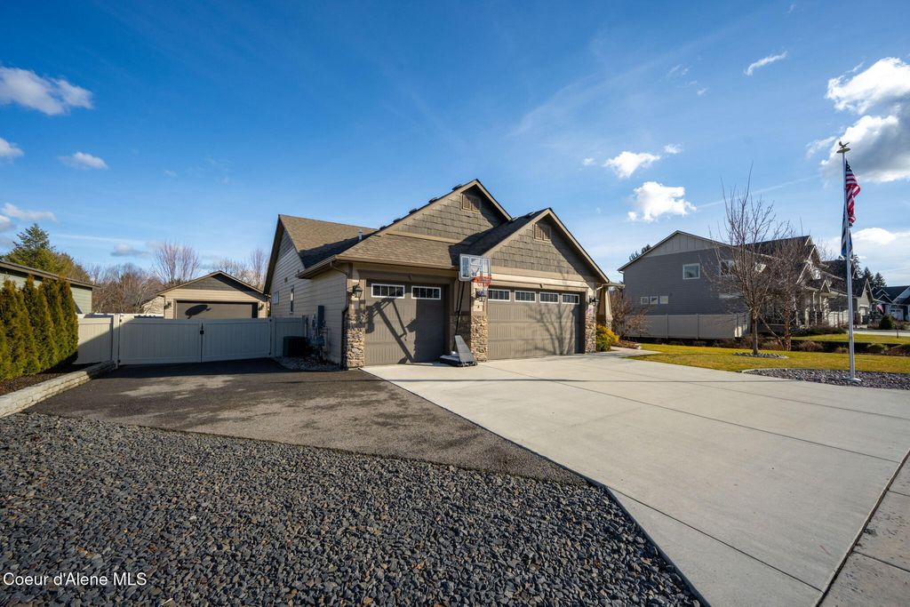 Photo of 11418 Emerald Dr, Hayden, ID 83835 (MLS # 26-1475)