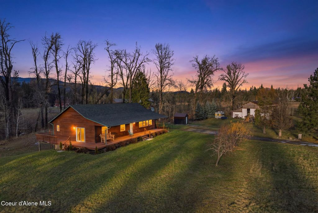 Photo of 2844 McArthur Lake Lake, Naples, ID 83847 (MLS # 26-1173)