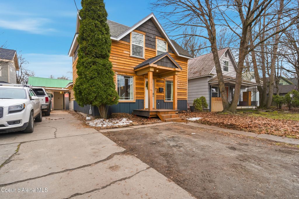 Photo of 417 Pine St, Sandpoint, ID 83864 (MLS # 26-605)