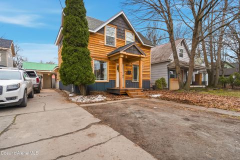 Photo of 417 Pine St, Sandpoint, ID 83864 (MLS # 26-605)