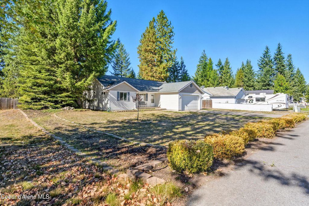 Photo of 30971 10TH Ave, Spirit Lake, ID 83869 (MLS # 25-10245)