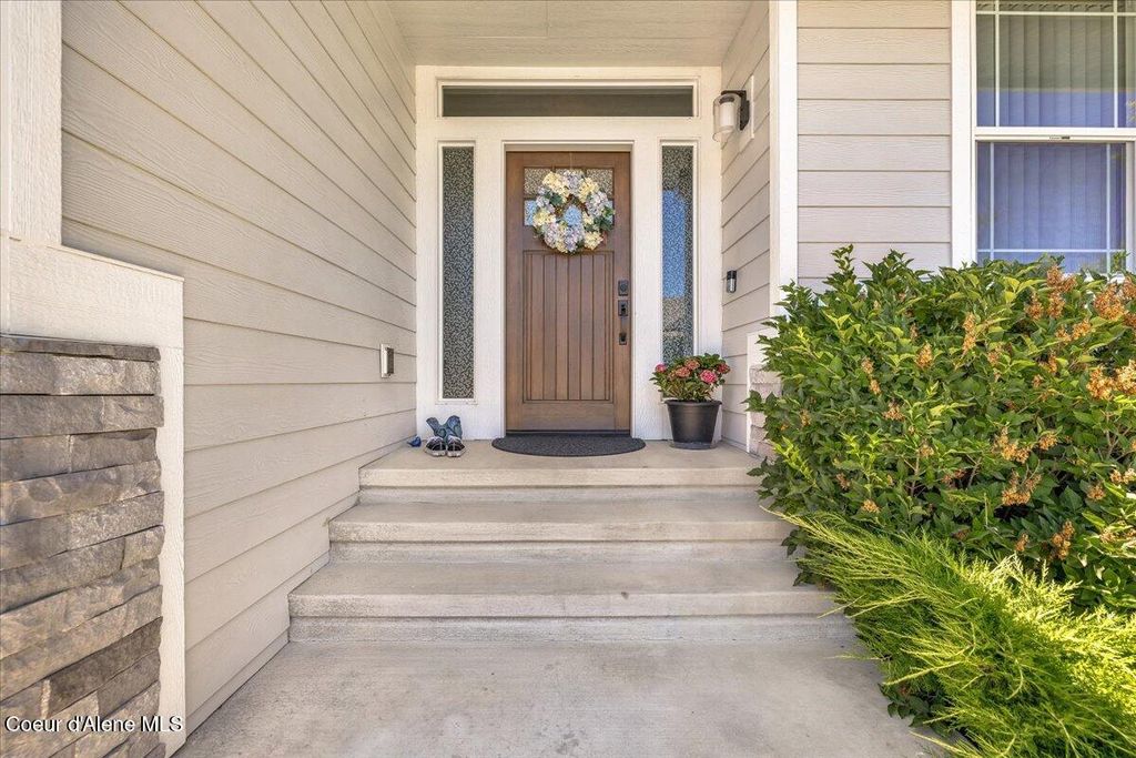 Photo of 11551 BERYL Dr, Hayden, ID 83835 (MLS # 25-7879)