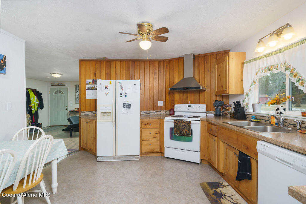 8089/7993 E Forest View, Athol, Idaho image 43