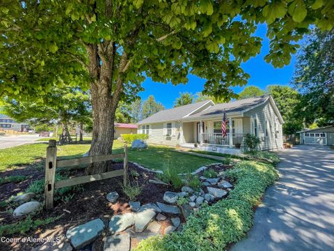 Photo of 509 Olive Ave, Sandpoint, ID 83864 (MLS # 25-11412)