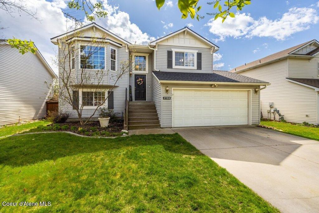 Photo of 2790 Versailles Dr, Coeur dAlene, ID 83815 (MLS # 26-4188)