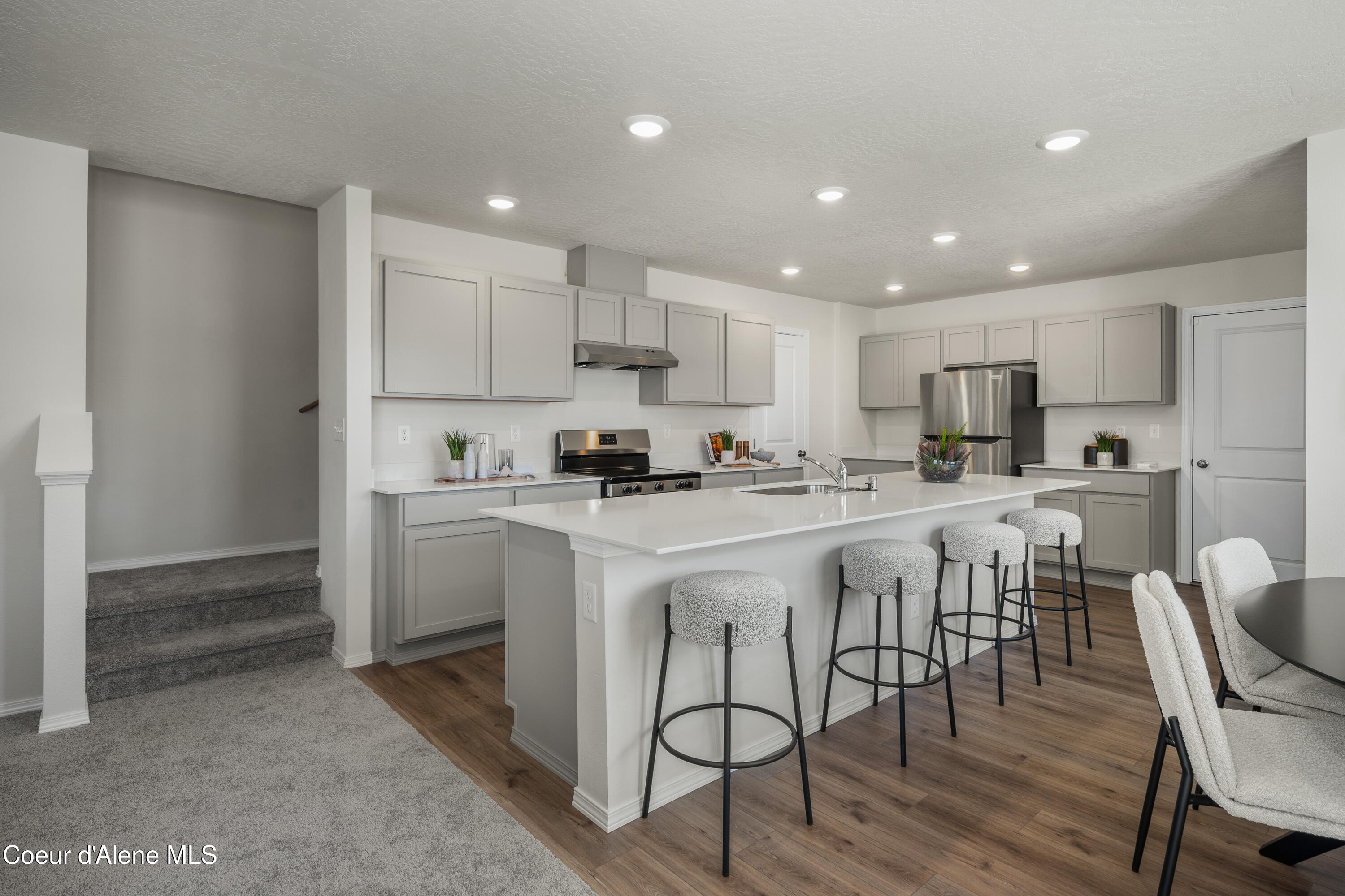 Hayden, Idaho 83835, United States, 4 Bedrooms Bedrooms, ,3 BathroomsBathrooms,Residential,Pending,12761