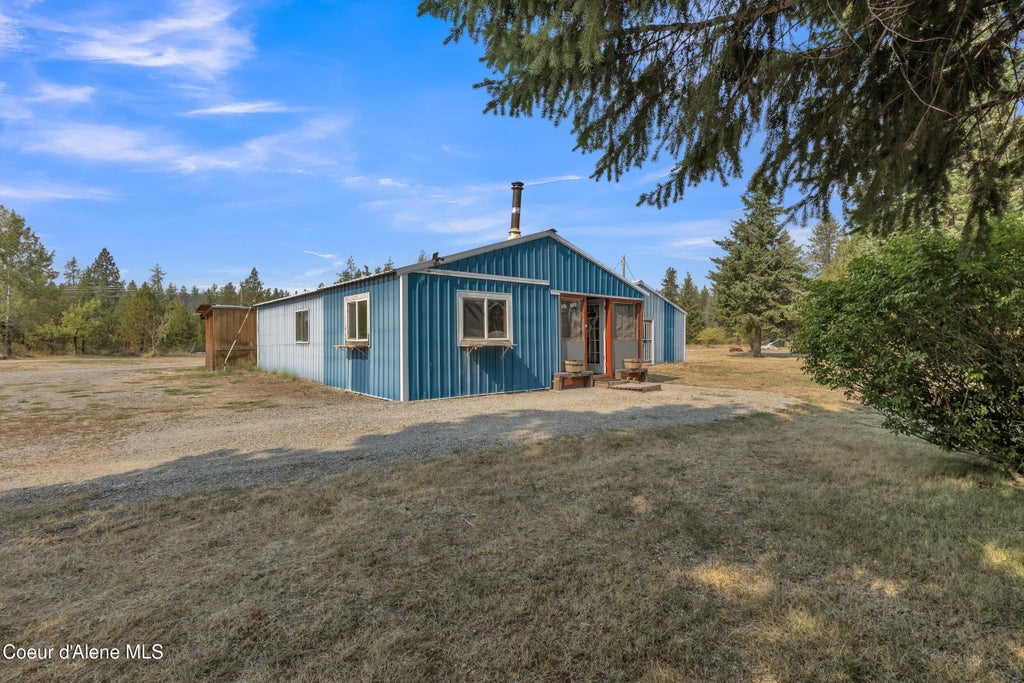 Photo of 396 Wakena Ln, Priest River, ID 83856 (MLS # 26-9249)