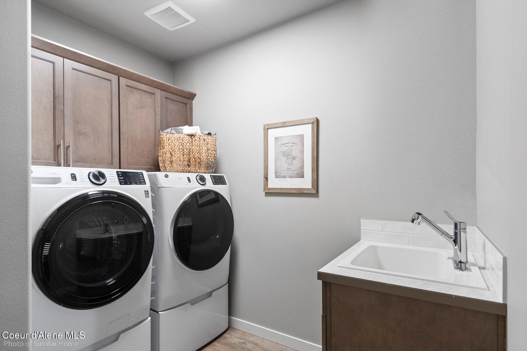 Post Falls, Idaho 83854, United States, 4 Bedrooms Bedrooms, ,2 BathroomsBathrooms,Residential,Pending,251877