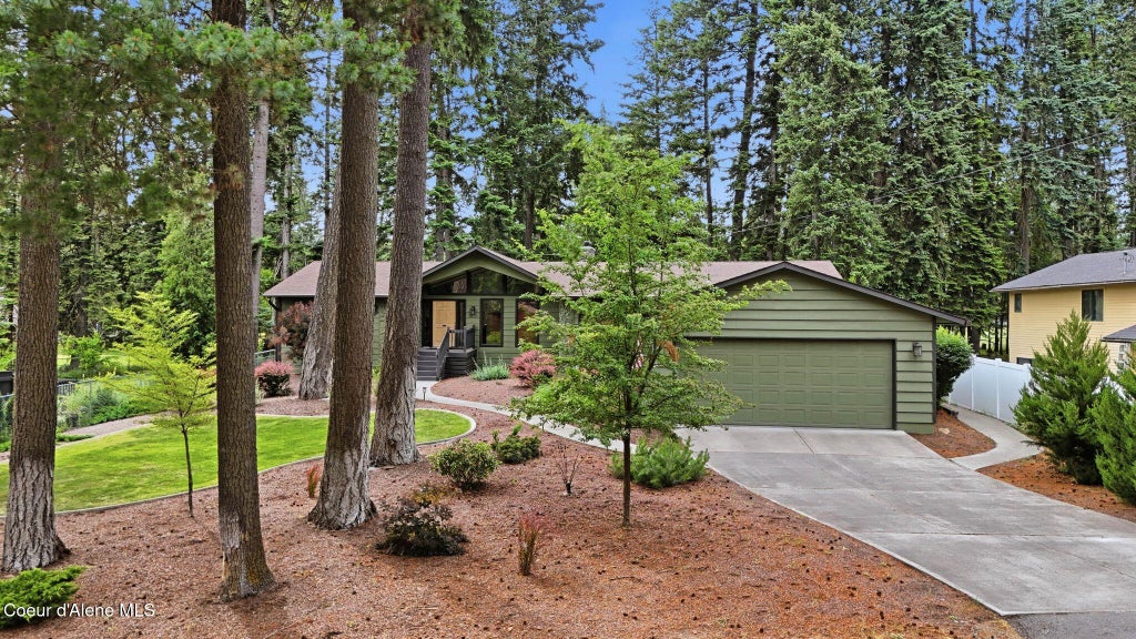 Photo of 12049 BRIGHTON Ct, Hayden, ID 83835 (MLS # 26-7018)