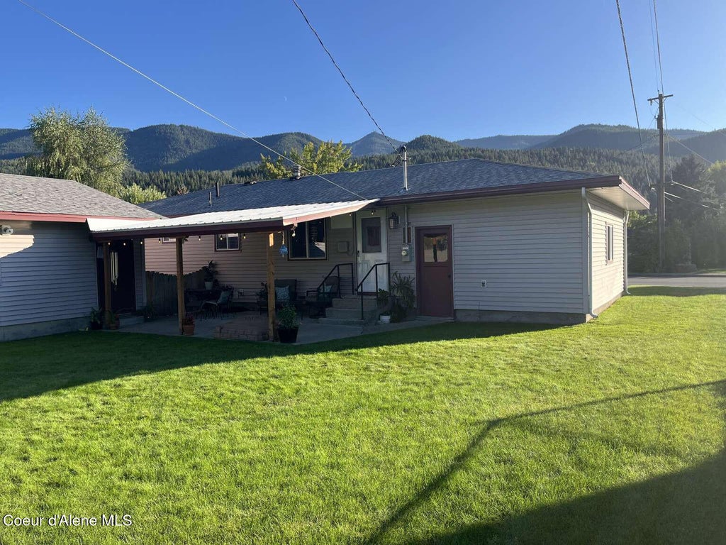 Photo of 403 Emerald Dr, Kellogg, ID 83837 (MLS # 26-10231)