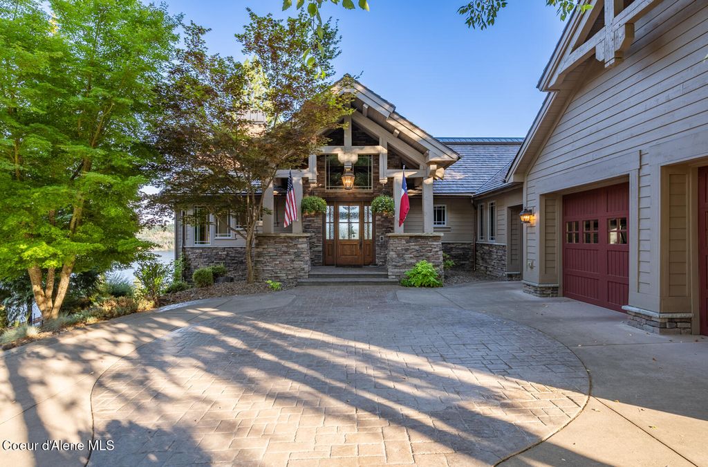 Photo of 5942 Onyx Cir, Coeur dAlene, ID 83814 (MLS # 25-8180)