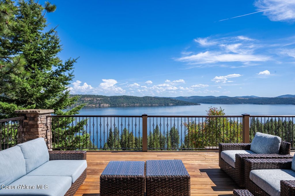 Photo of 5942 Onyx Cir, Coeur dAlene, ID 83814 (MLS # 25-8180)