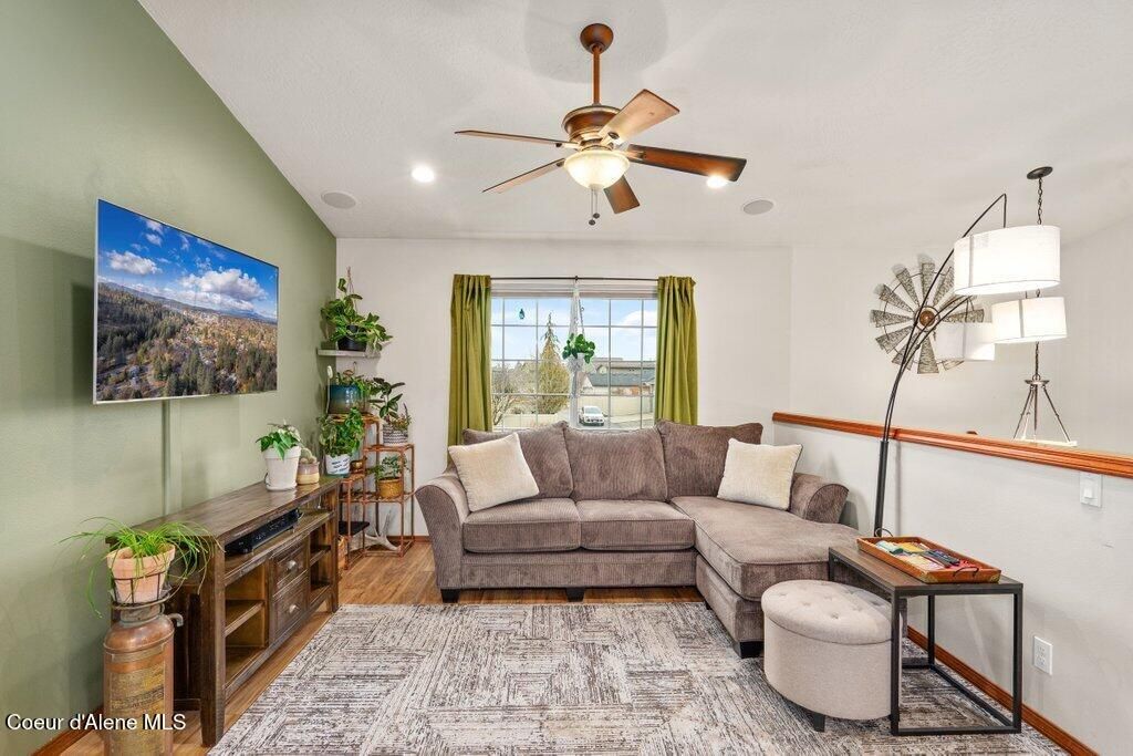 Photo of 2849 Dumont Dr, Coeur dAlene, ID 83815 (MLS # 26-1184)