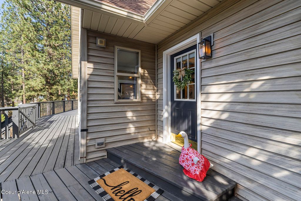 Photo of 15826 Hollister Hills Hills, Hauser, ID 83854 (MLS # 26-3370)