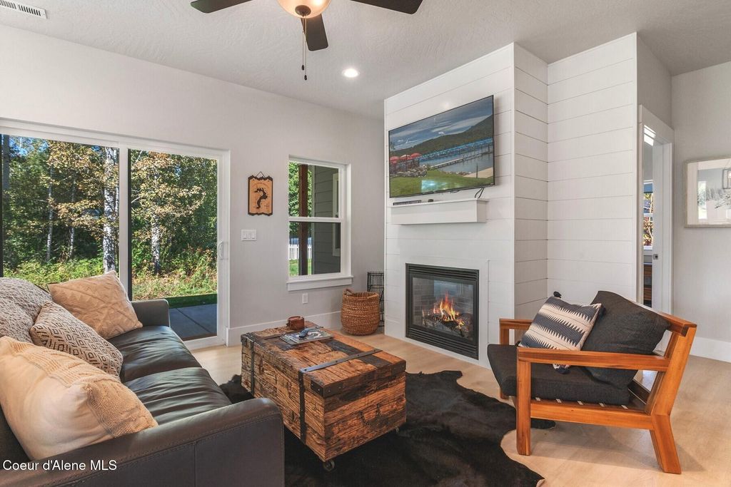 Photo of 52 Peggy's Ct, Dover, ID 83825 (MLS # 26-621)