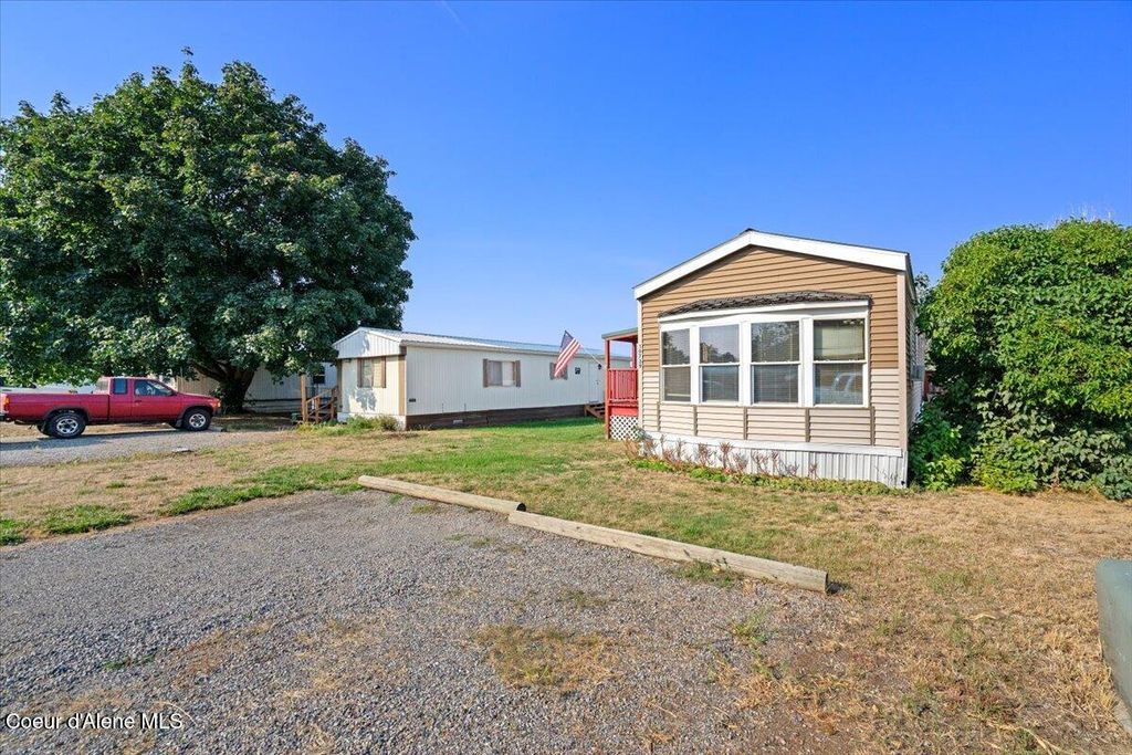 Photo of 10739 BENOIT St, Hayden, ID 83835 (MLS # 25-1881)