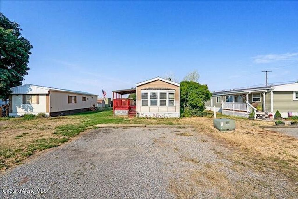 Photo of 10739 BENOIT St, Hayden, ID 83835 (MLS # 25-1881)