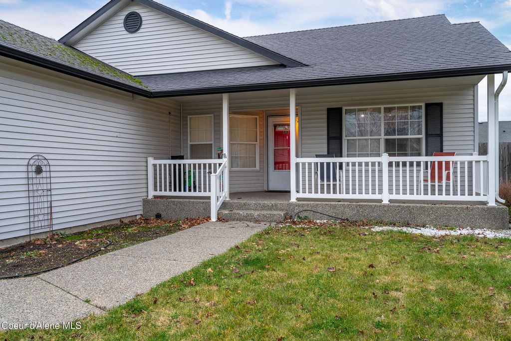 Photo of 2325 Mackenzie Dr, Post Falls, ID 83854 (MLS # 25-11513)