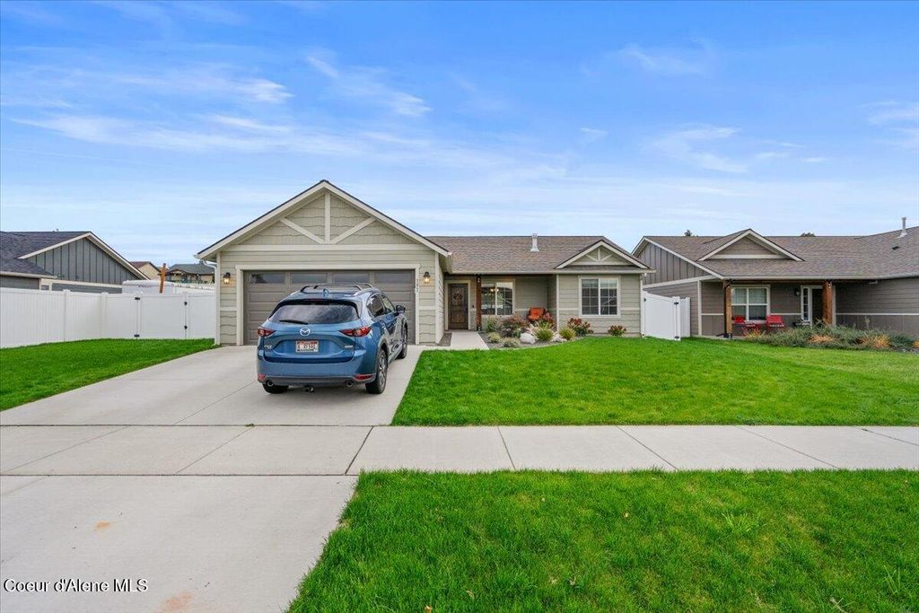 Photo of 151 TENNESSEE Ave, Post Falls, ID 83854 (MLS # 25-10404)