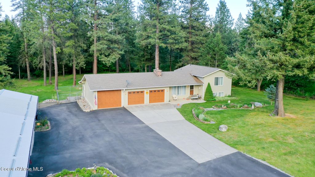 Photo of 7672 Carnie Rd, Coeur dAlene, ID 83814 (MLS # 26-1633)