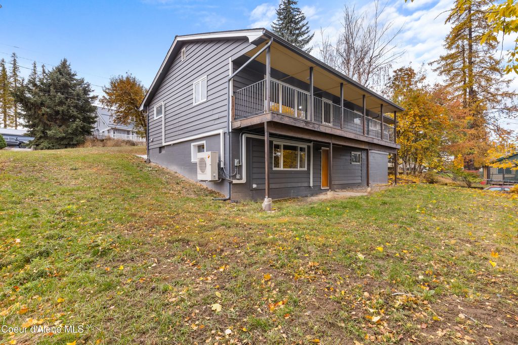 Photo of 534 Washington Ave, St. Maries, ID 83861 (MLS # 25-10868)