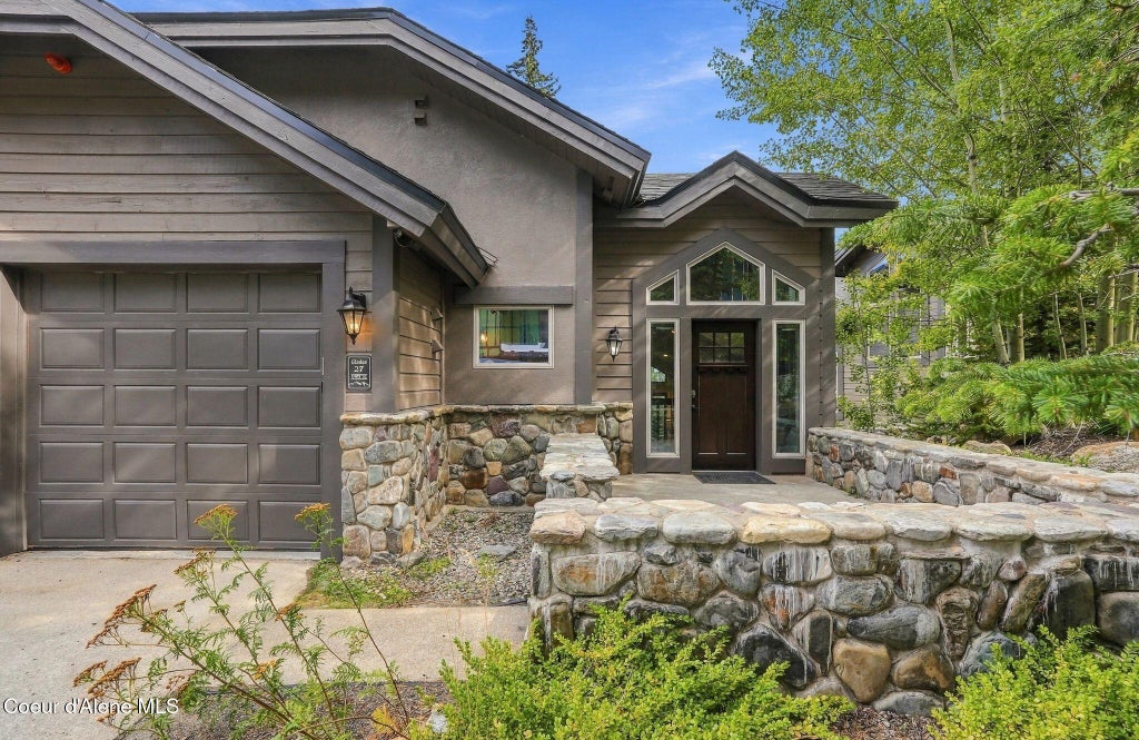 Photo of 27 The Glades 2C, Sandpoint, ID 83864 (MLS # 26-9647)