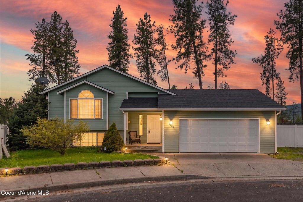 Photo of 4806 Woodside, Coeur dAlene, ID 83815 (MLS # 26-3991)