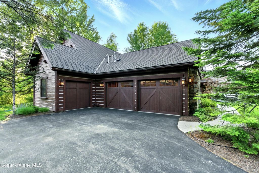 Photo of 52 Waterdance Way Way, Sandpoint, ID 83864 (MLS # 25-9977)