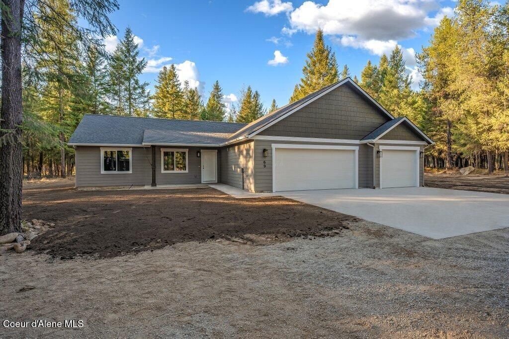 Photo of 69 Mohawk Dr, Athol, ID 83801 (MLS # 25-8248)
