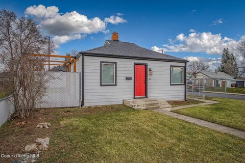 Homes For Sale - 727 Crown Ave<br/> Spokane, WA 99207