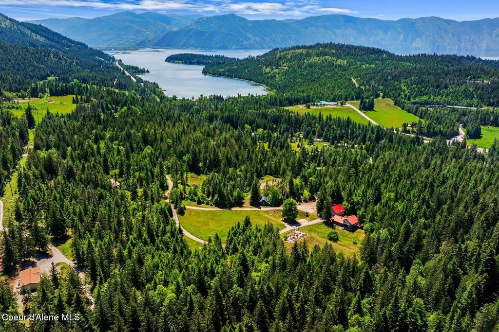 Photo of 343 Spring Creek Rd, Hope, ID 83836 (MLS # 25-5925)