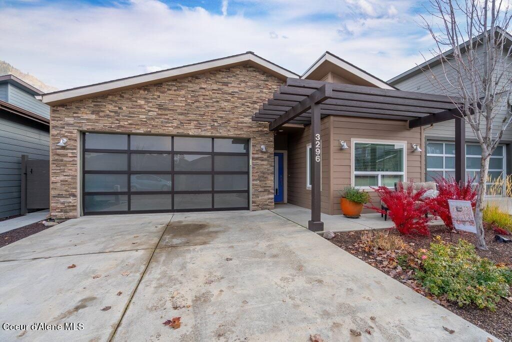 Photo of 3296 Ladalia Dr, Coeur dAlene, ID 83814 (MLS # 25-10782)