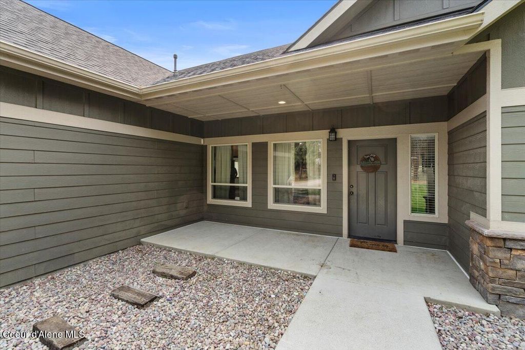 Photo of 23210 MASSIF Rd, Rathdrum, ID 83858 (MLS # 25-9286)